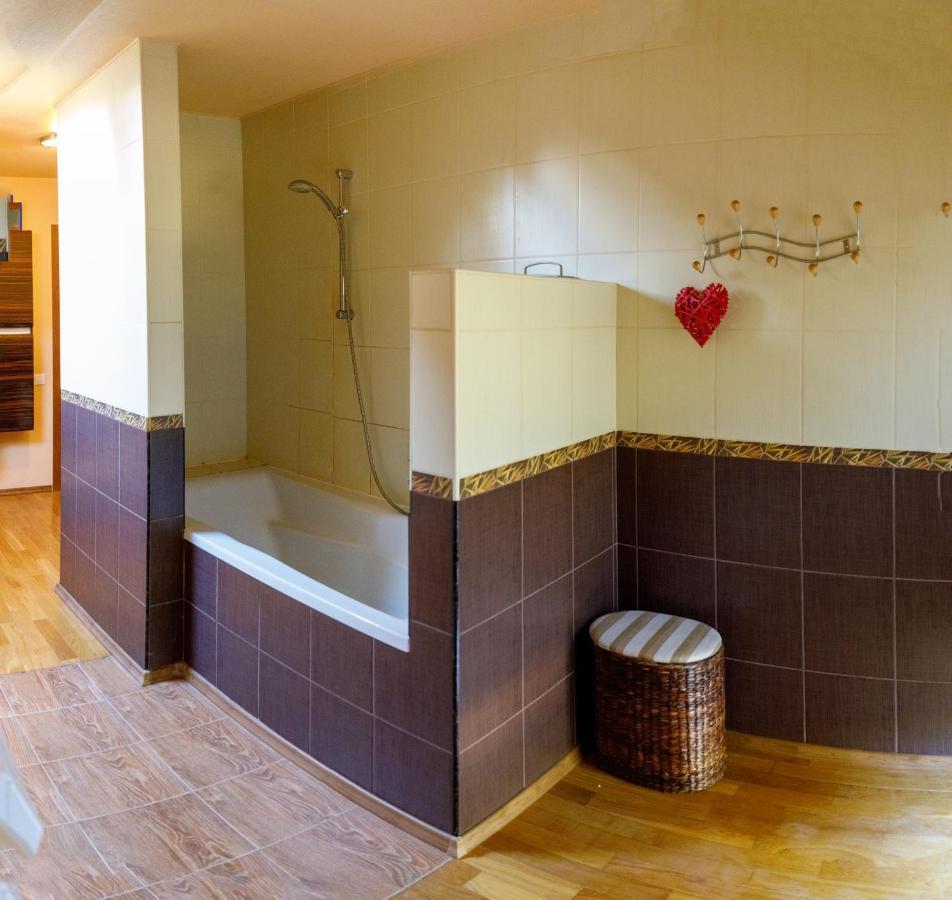 Bash Village House Ventspils Exterior photo